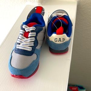 Gap~ New with tag, size 6t, memory foam.